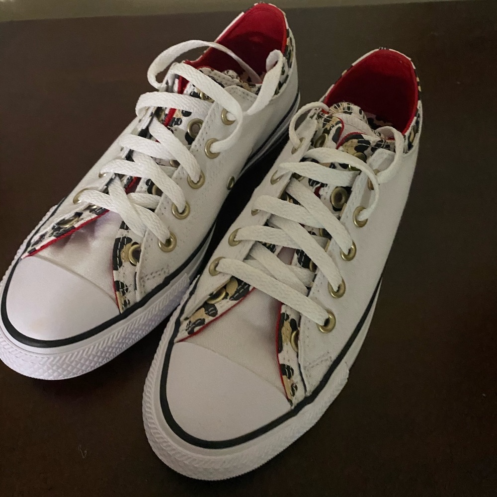 Converse Tennis Shoes White Animal Print NWOTS Size 8